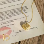 آویز-طلا-طرح-قاب-عکس-نامه-دار