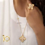 انگشتر-طلا-طرح-روبرتو-کوین