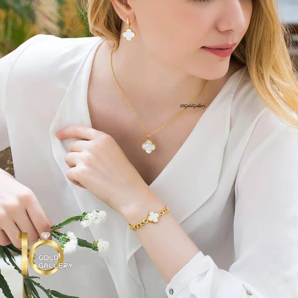 دستبند-طلا-طرح-زنجیر-کارتیه-با-گل-ونکلیف-مدل