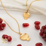 آویز طلا طرح انار چکشی