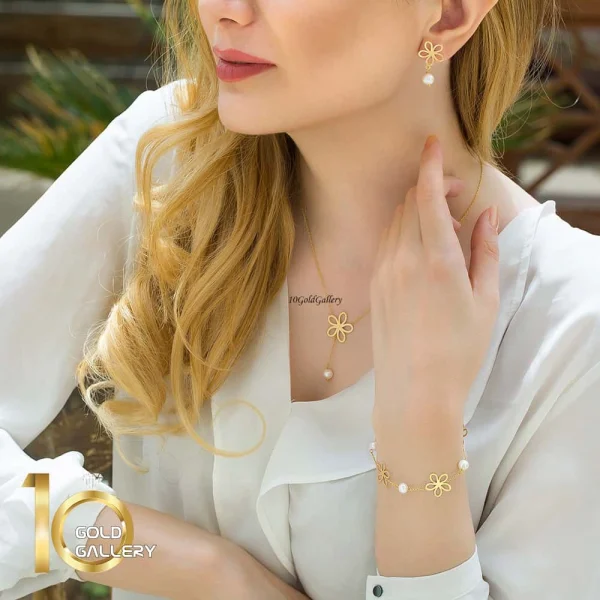 دستبند-طلا-زنانه-طرح-گل-با-مروارید