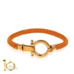 دستبند-چرم-زنانه-با-پلاک-طلا-طرح-امگا