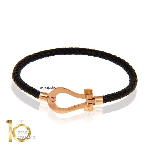 دستبند-چرم-زنانه-با-پلاک-طلا-طرح-فرد-پلاک-متوسط