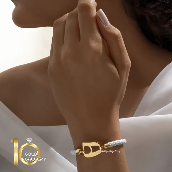 دستبند چرم زنانه با پلاک طلا طرح "ه" نیمانی