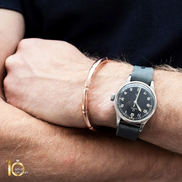 استفاده از دستبند طلا در کنار ساعت