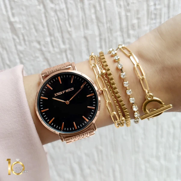 پوشیدن دستبند زیاد با دستبند