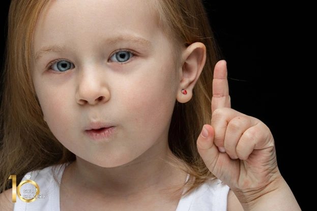 روش های تمیز کردن گوشواره کودک