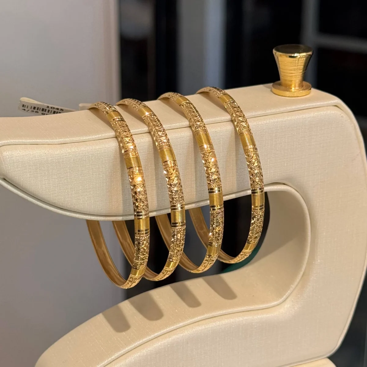 النگوی طلای 18 عیار طرح تراش کم اجرت کد 1WBE087 - تصویر 2